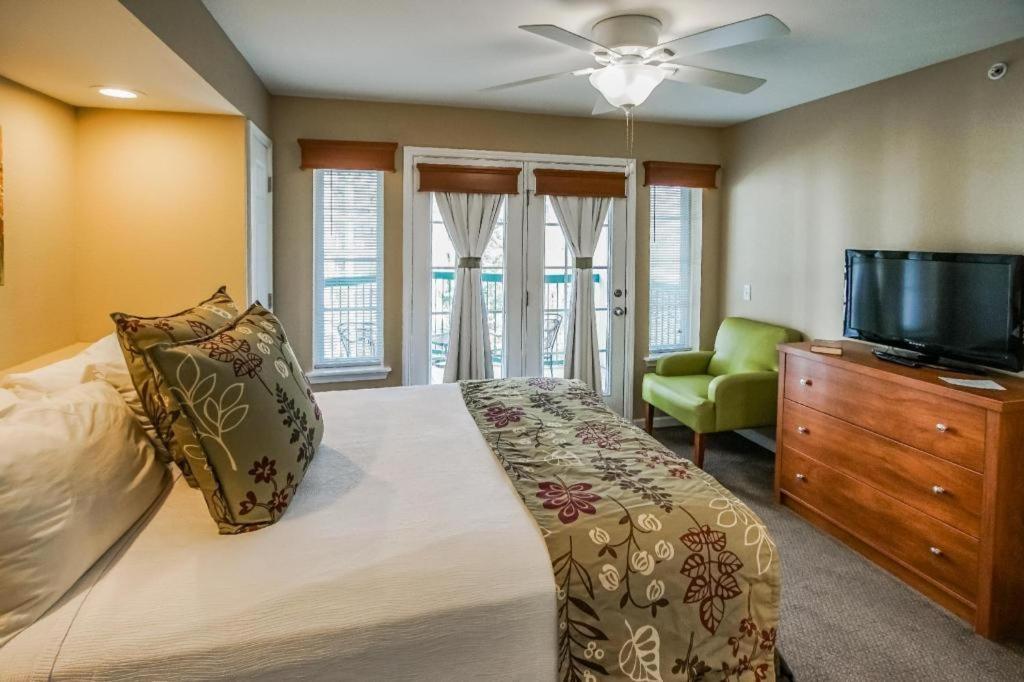 Surrey's Carriage Place Resort Branson