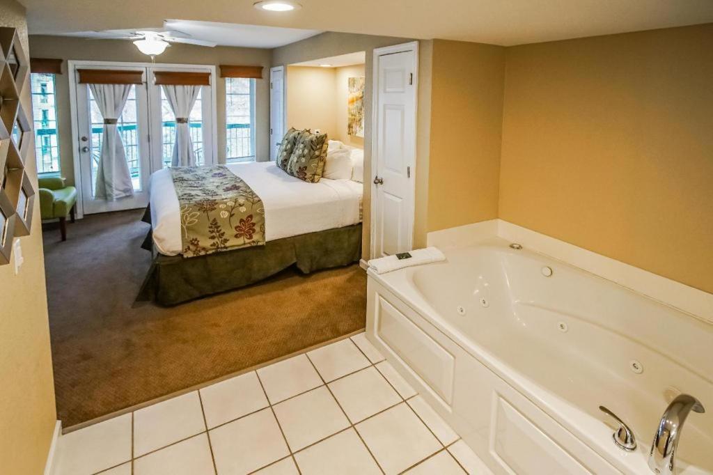 Surrey's Carriage Place 3*