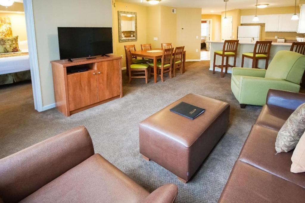 Surrey's Carriage Place Resort