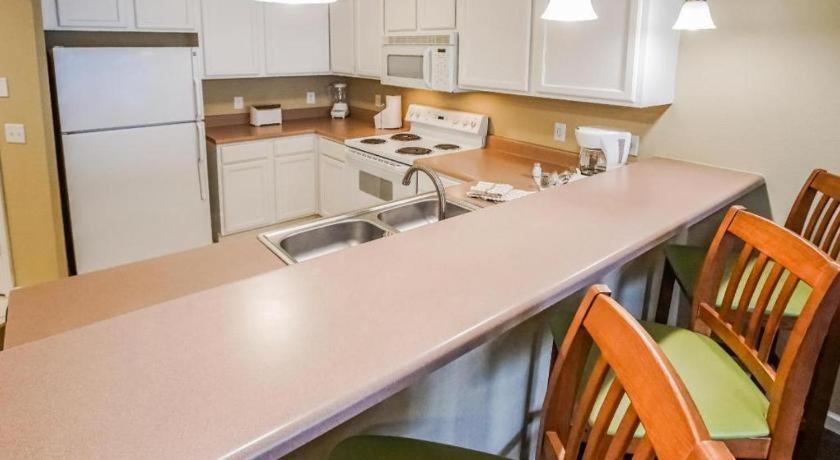 Surrey's Carriage Place Resort