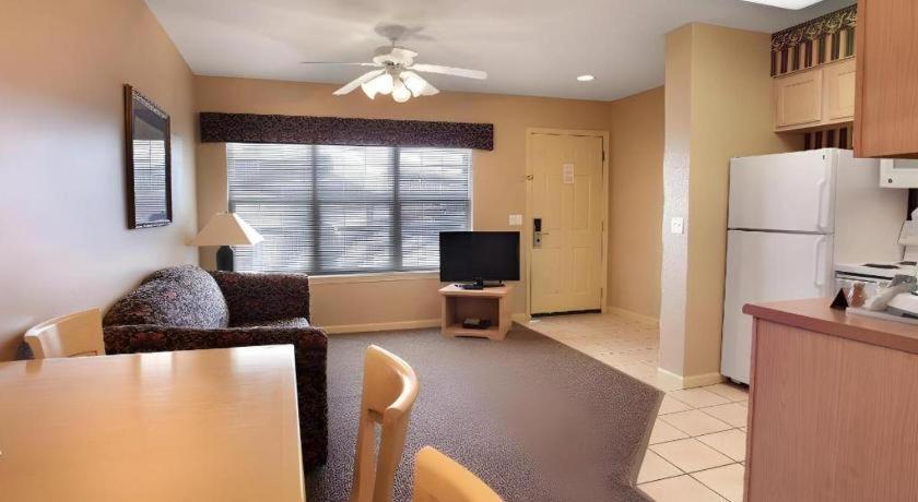 Surrey's Carriage Place Resort Branson