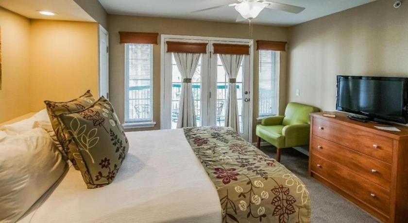 Surrey's Carriage Place 3*