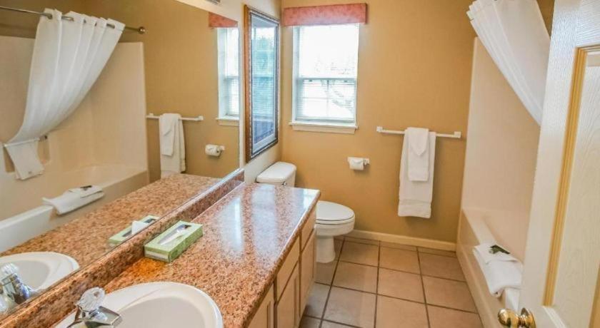 Resort Surrey's Carriage Place Branson