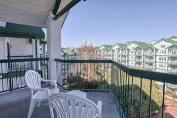 Surrey's Carriage Place 3*